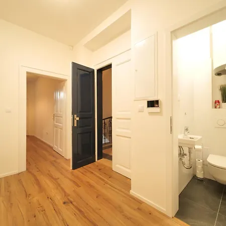Apartment Majestic Square View Prag