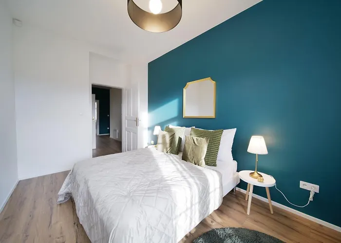 Majestic Square View Daire