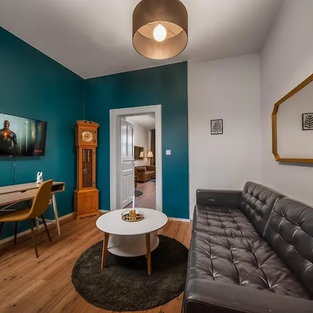 Апартаменты Majestic Square View Прага